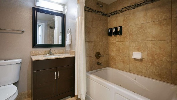 Best Western Plus Diamond Valley Inn image 12
